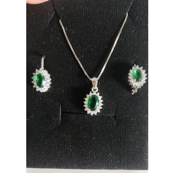 Sterling Silver Emerald Green Cluster Necklace & Earring Set - Picture 3 of 3
